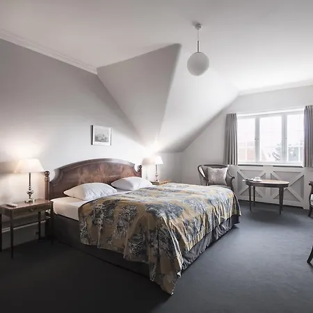 Hotel Store 4*