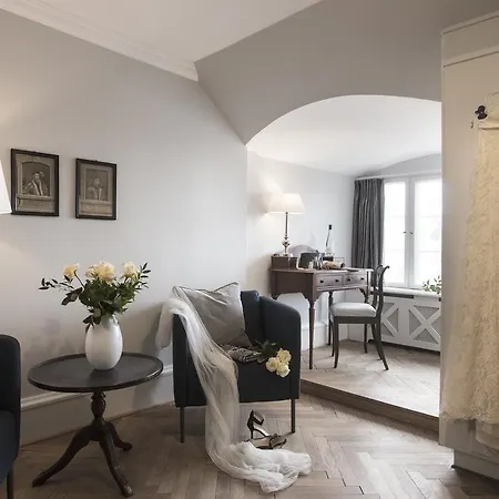 Ξενοδοχείο Store 4*